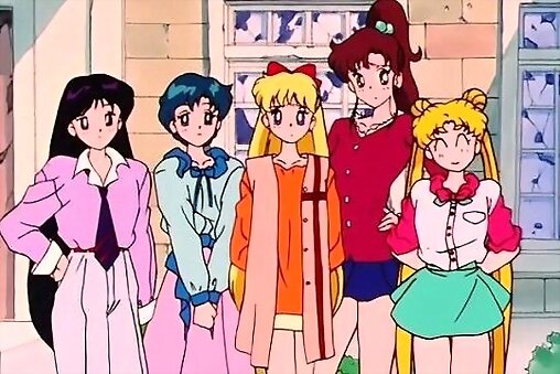 chicas con ropa normal