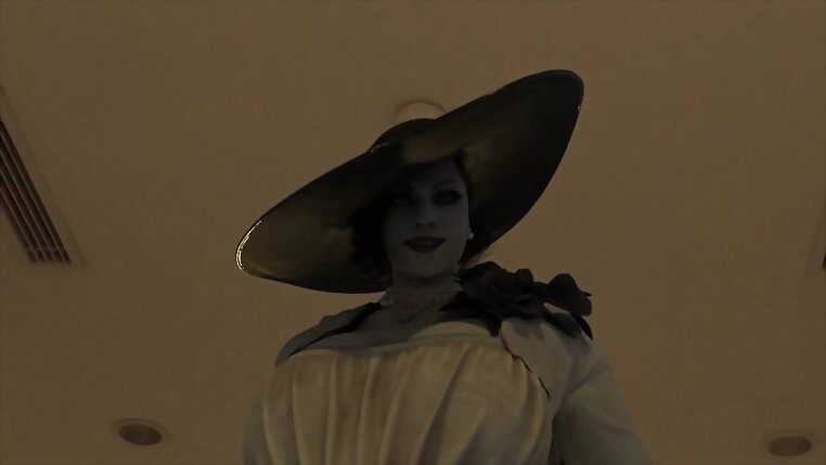 100% Lady Dimitrescu