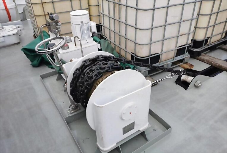 How to Locate a Marine Anchor Winch