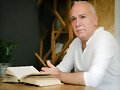 ESCUCHA - ALEXIS KARPOUZOS