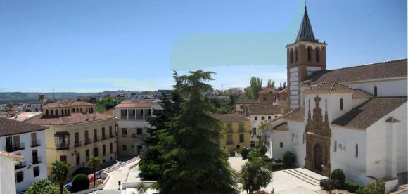 Plaza del convento de Santiago
