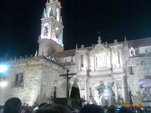 la misericordia ante la catedral de la sierra