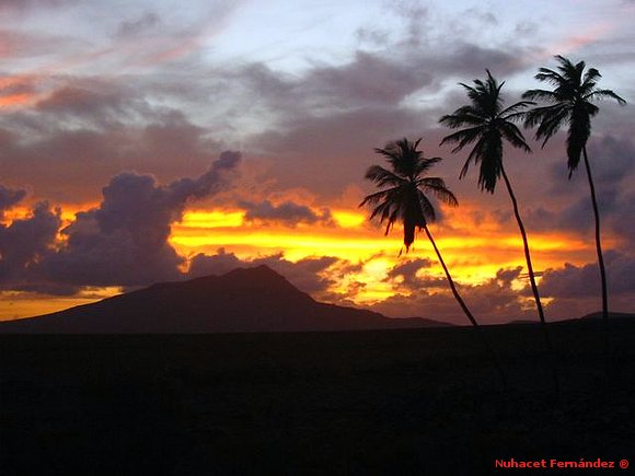 Atardecer en Ervatâo