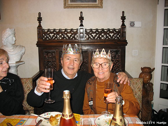 Jean y Therese coronados reyes