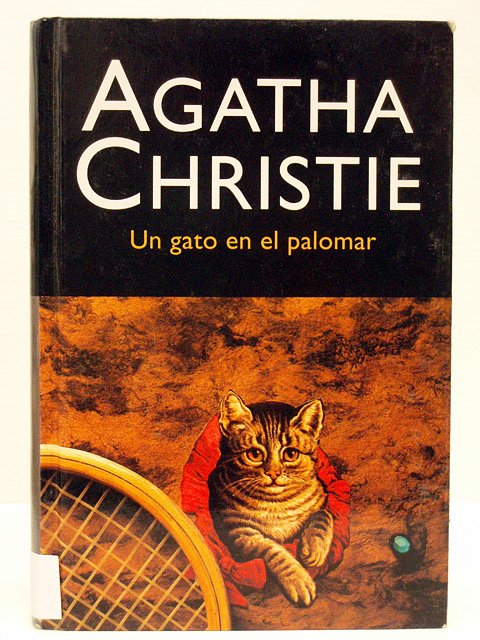 Un gato en el palomar