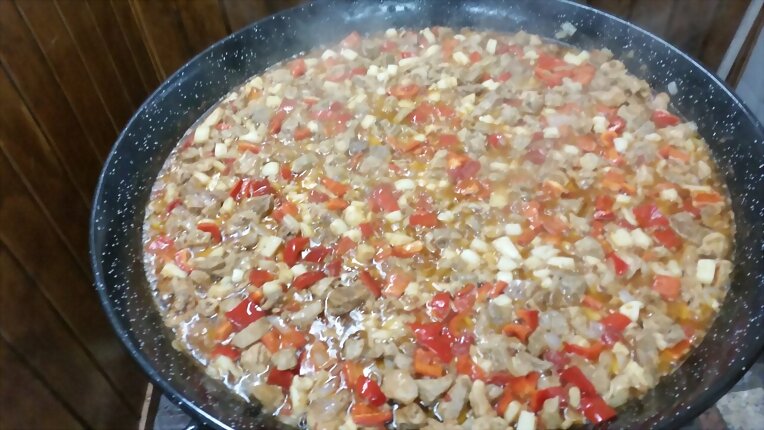 Paella dominguera