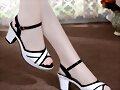 Sandalias tacon charol en blanco