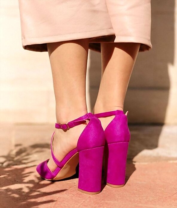 Sandalias tacon en XI en violeta