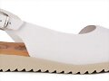 Sandalias planas en blanco