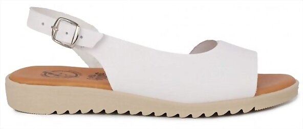 Sandalias planas en blanco