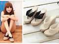 Sandalias cu&ntilde;a de dedo, en blanco y en negro