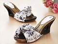 Sandalias cu&ntilde;a coraz&oacute;n, c/lacitos estampados (lat.