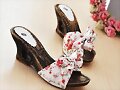 Sandalias cu&ntilde;a coraz&oacute;n, c/lacitos estampados (lat.