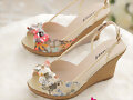 Sandalias cu&ntilde;a lacito con estampado de flores