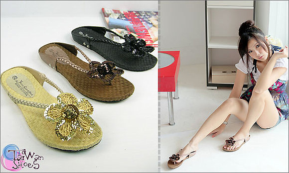 Sandalias en flor, crema, marron y negro (detalle)