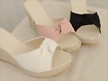 Sandalias cu&ntilde;a en tres colores: blanco, rosa, negr