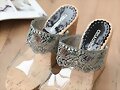 Sandalias cu&ntilde;a transparentes con bordado