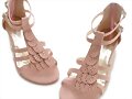 Sandalias planas tal&oacute;n cubierto, en beige
