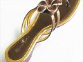 Sandalias planas tr&eacute;bol, en dorado