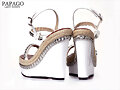 Sandalias plataforma en blanco (posterior)