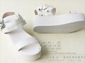 Sandalias plataforma y doble hebilla en blanco (la