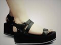 Sandalias plataforma y doble hebilla en negro (lat