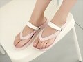 Sandalias de dedo de pl&aacute;stico, en rosa