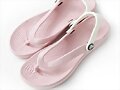 Sandalias de dedo de pl&aacute;stico, en rosa (det.)