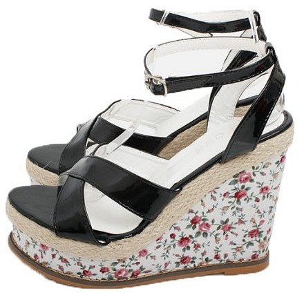 Sandalias cuña c/plataforma, en X, en negro (lat.)