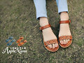 Sandalias planas Apple Nana, en marr&oacute;n (frontal)