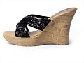 Sandalias cu&ntilde;a en X, en negro (lateral)
