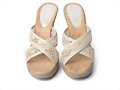 Sandalias cu&ntilde;a en X, en blanco (det. front.)