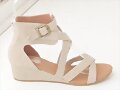 Sandalias planas tal&oacute;n cubierto doble X, en beige