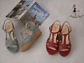 Sandalias cu&ntilde;a en marr&oacute;n y en azul
