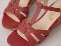 Sandalias cu&ntilde;a en marr&oacute;n (det. puntas)
