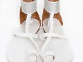 Sandalias planas tal&oacute;n cubierto, en blanco (fronta