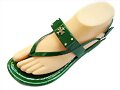 Sandalias planas de dedo, con hebilla, en verde