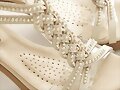 Sandalias entrelazadas tac&oacute;n, en blanco (detalle)