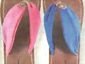 Sandalias dedo en V, en azul y en rosa