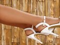 Sandalias tac&oacute;n con lacito, en blanco (lat.)&ccedil;