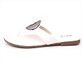 Sandalias planas de dedo, con ojal, en blanco (lat