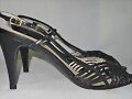 Sandalias tac&oacute;n en negro (lat.)