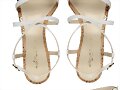 Sandalias planas de tiras, en blanco