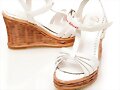 Sandalias cu&ntilde;a, en blanco (detalle)