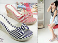 Sandalias de cu&ntilde;a a rayas, en azul y en rojo