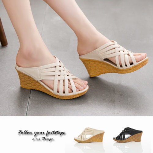 Sandalias cuña en X en beige