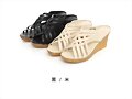 Sandalias cu&ntilde;a en X en beige y en negro