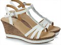 Sandalias cu&ntilde;a de tiras en blanco en *