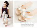 Sandalias blancas en X con lacito