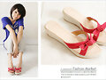 Sandalias rojas en X con lacito
